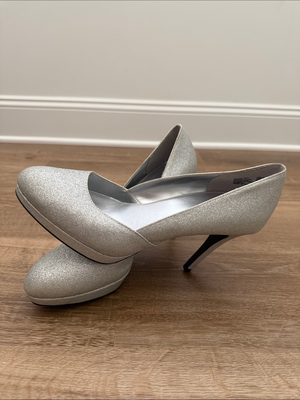 FIONI Clothing Silver Glitter Pump Heels